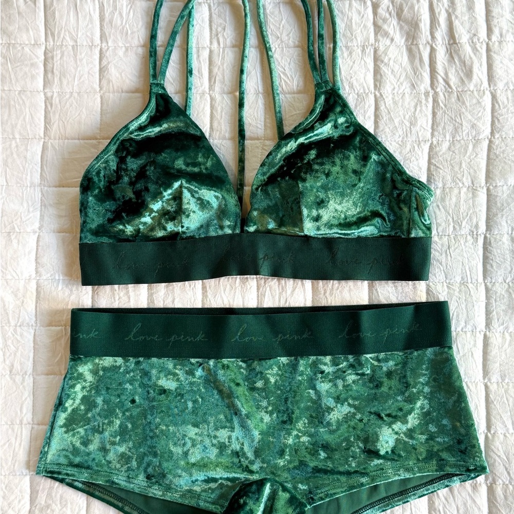 Victoria Secret Pink Velvet Green bra and underwear set - Small